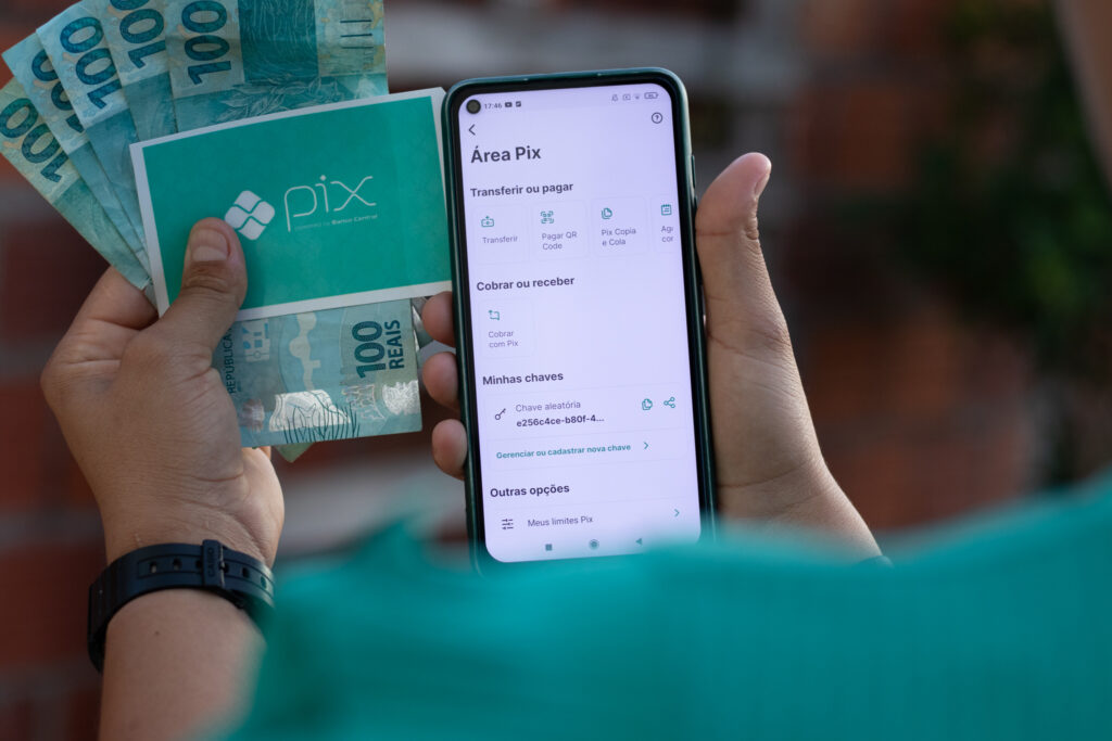 Se você costuma usar o Pix, tome cuidado com o golpe.