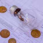 Se você quer pagar menos na conta de luz, veja dicas para diminuir o valor.