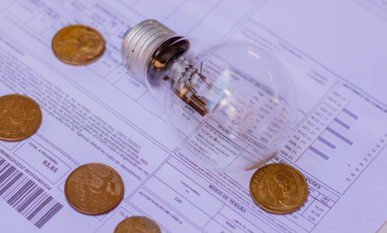 Se você quer pagar menos na conta de luz, veja dicas para diminuir o valor.