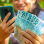 Se você quer ganhar em dólar sem sair de casa, veja estas profissões perfeitas.