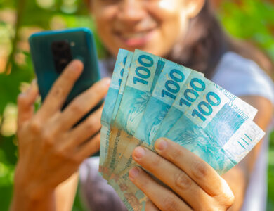 Se você quer ganhar em dólar sem sair de casa, veja estas profissões perfeitas.